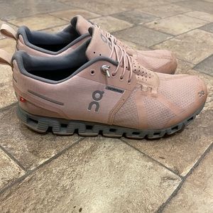 On Cloud Tennis shoes